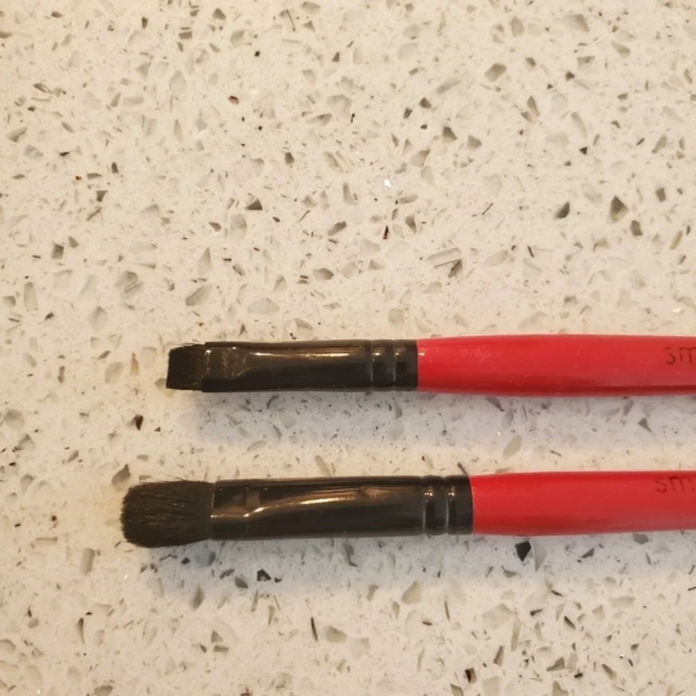 Set 2 Smashbox Brushes 28 Eye Liner Brush 32 Eyeshadow Makeup Cosmetic Red Black
